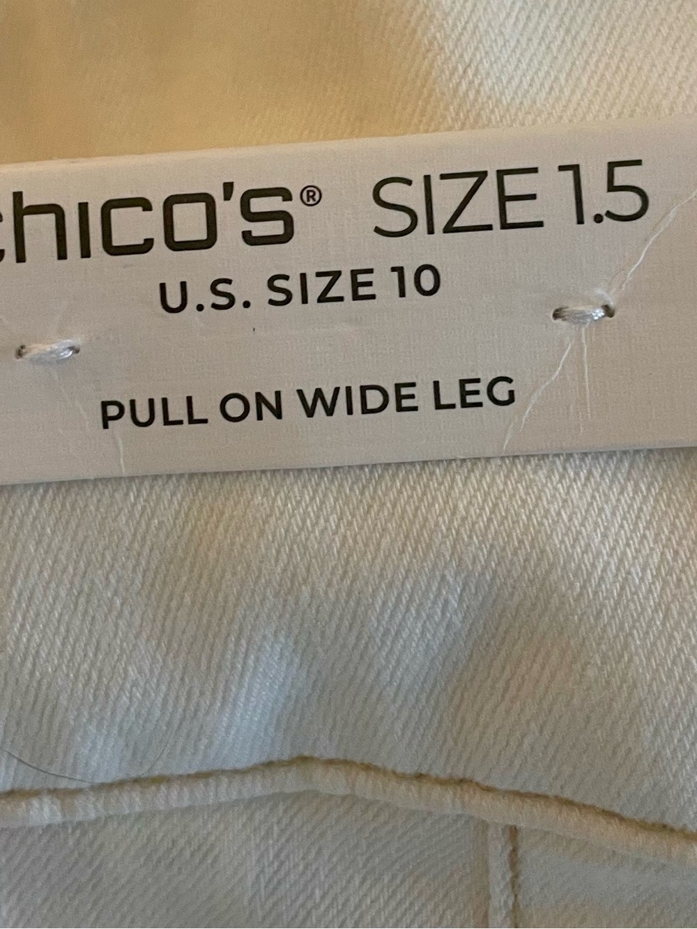 Chico’s White Cropped Wide-Leg Pants with Gold Floral Embroidery Cutouts - Picture 9 of 9
